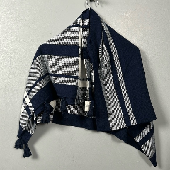 NWT J. Crew Wool Blend Navy White Plaid Large Shawl Scarf - Picture 2 of 10